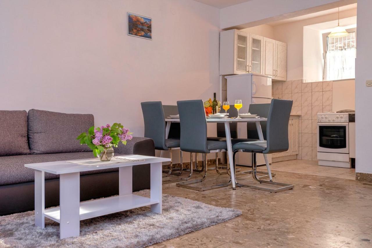 Apartment Mediteran Stari Grad  Luaran gambar