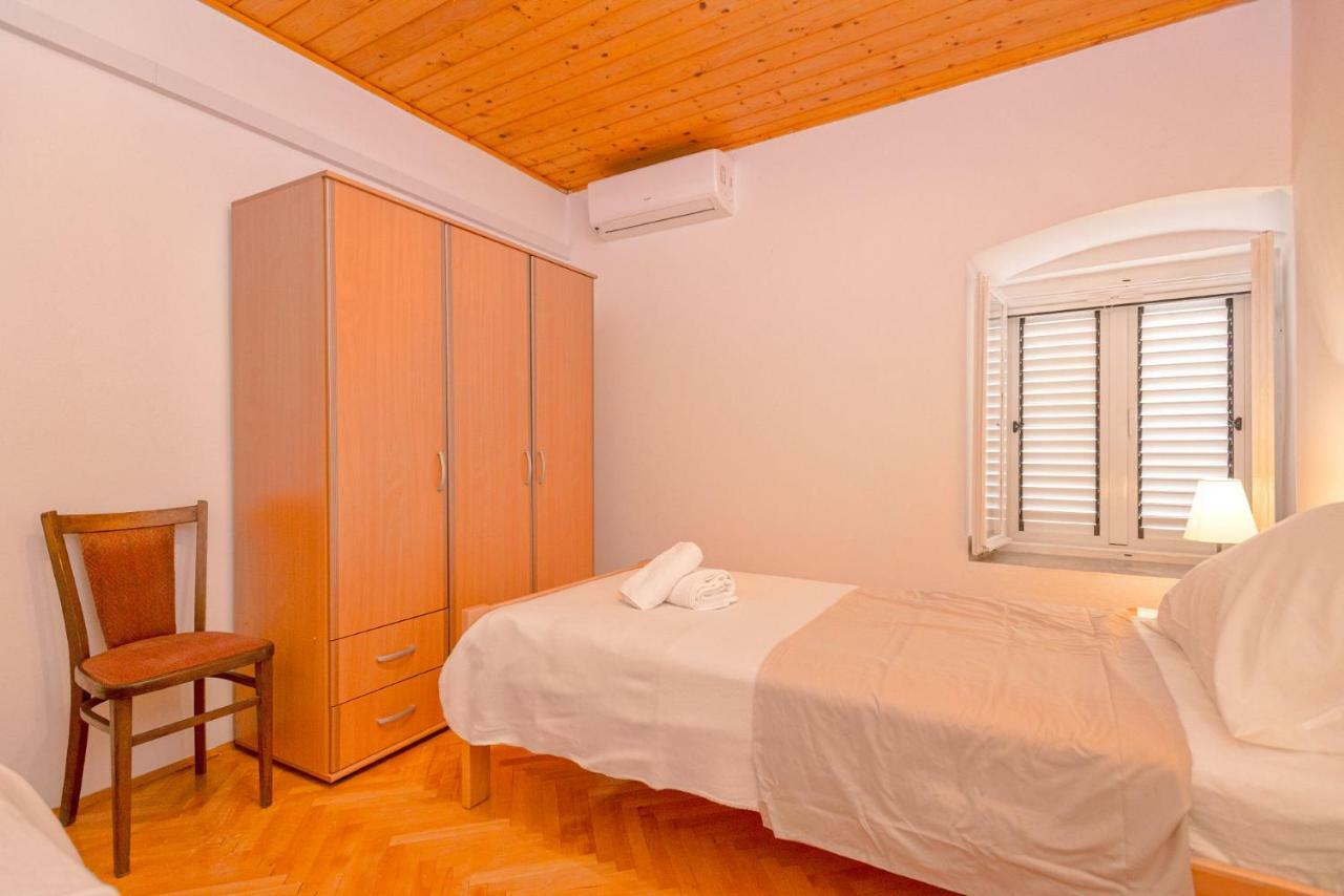 Apartment Mediteran Stari Grad  Luaran gambar